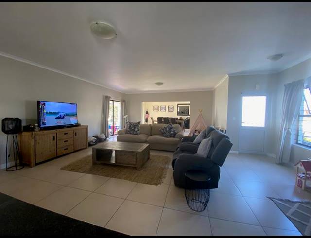 3 BEDROOM PROPERTY TO RENT IN PINEHURST